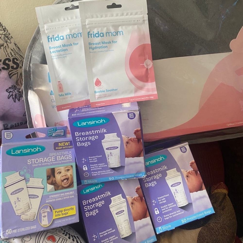 Frida Mom Breastfeeding Bundle
